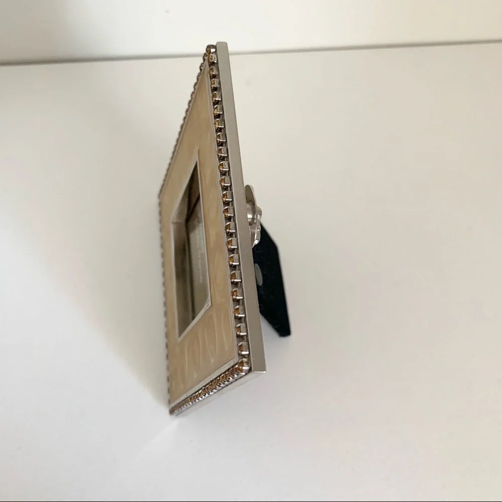 Hold NWOT Crystal enamel frame